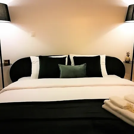 בית הארחה Industrial (adults Only) ליסבון