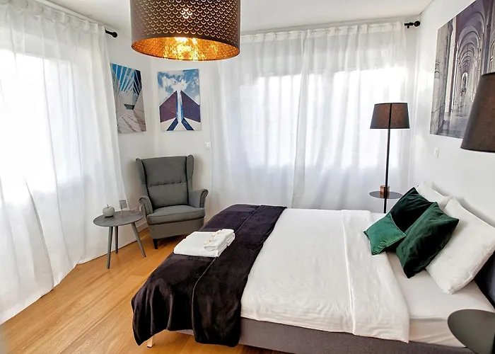 Industrial (adults Only) Лиссабон