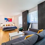 Πανσιόν Industrial (adults Only) 3*
