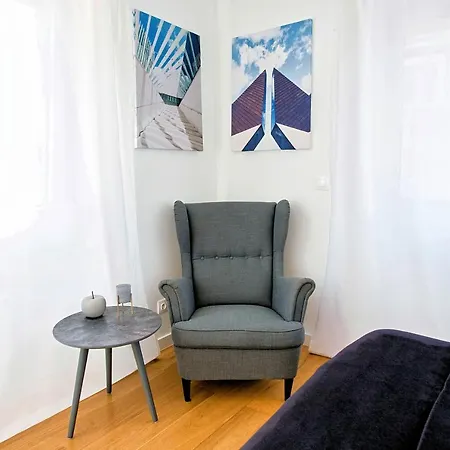 Industrial (adults Only) Gæstehus